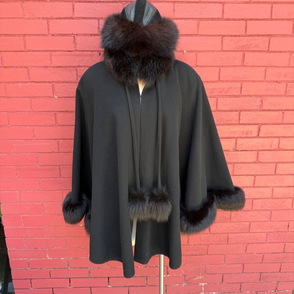 Mitchies Matchings Cashmere Wool Blend Cape Fox Fur Trim Hat Canada Mob Wife